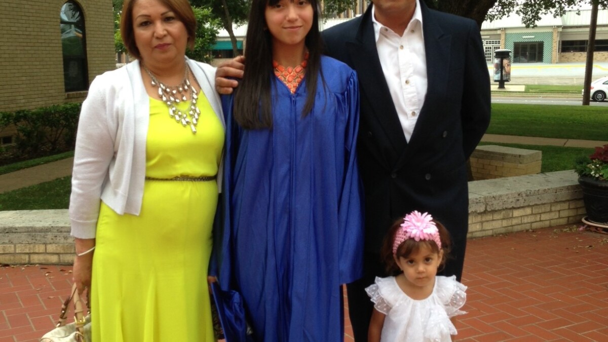 What should parents wear to 8th grade graduation top